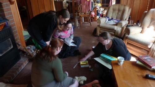 Ginevra-teaching-about-bobbin-lace