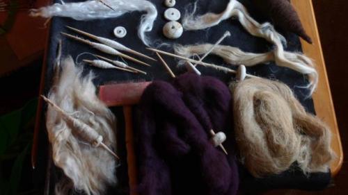 Spinning-tools-and-fibre